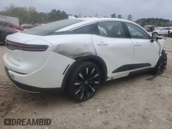 ✅ 2024 Toyota Crown Platinum • VIN: JTDAFAAFXR3005388 • Lot: 51135305. Listed on Copart with 9,209 mi. Free auction sales archive from the USA and detailed vehicle history report at DreamBid. Image 3.