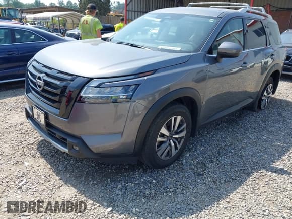 ✅ 2023 Nissan Pathfinder SL • VIN: 5N1DR3CC6PC241466 • Лот: 42580785. Опубликован ранее на IAAI с пробегом 12 997 миль. Бесплатный доступ к архиву аукционных продаж из США и подробный отчёт об истории автомобиля на DreamBid. Изображение 2.