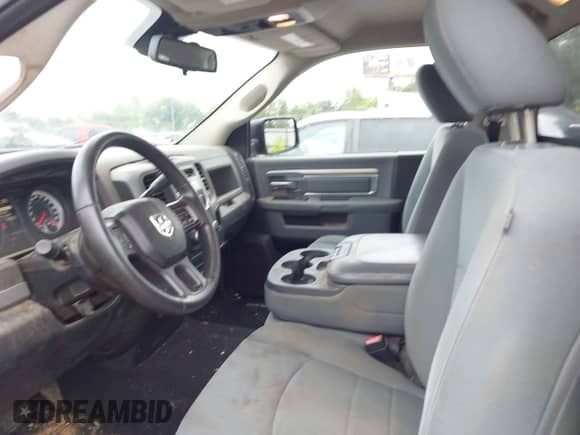 2013 Ram 1500 Express z VIN 3C6JR6ATXDG572482, wystawiony jako IAAI lot #42891027 z przebiegiem 144 622 mil mil oraz . Historia ofert i sprzedaży dostępna na DreamBid. Obrazek 5.