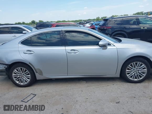 ✅ 2013 Lexus ES 250 • VIN: JTHBK1GG6D2082739 • Lot: 42694234. Listed on IAAI with 145,416 mi. Free auction sales archive from the USA and detailed vehicle history report at DreamBid. Image 13.