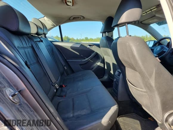 ✅ 2011 Volkswagen Jetta SEL • VIN: 3VWLX7AJ6BM345278 • Lot: 84172695. Listed on Copart with 171,223 mi. Free auction sales archive from the USA and detailed vehicle history report at DreamBid. Image 10.