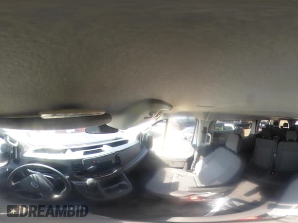 ✅ 2024 Ford Transit Passenger XL • VIN: 1FBAX2YG4RKA02384 • Lot: 41924074. Wystawiony na IAAI z przebiegiem 30 122 mil. Bezpłatny archiwum sprzedaży aukcyjnych z USA i szczegółowy raport historii pojazdu na DreamBid. Zdjęcie 18.