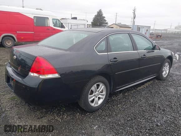 ✅ 2012 Chevrolet Impala LS Fleet • VIN: 2G1WF5E3XC1170795 • Lot: 43631735. Wystawiony na IAAI z przebiegiem 205 045 mil mil. Skorzystaj z bezpłatnego archiwum sprzedaży aukcyjnych z USA i zobacz szczegółowy raport historii pojazdu na DreamBid. Zdjęcie 4.