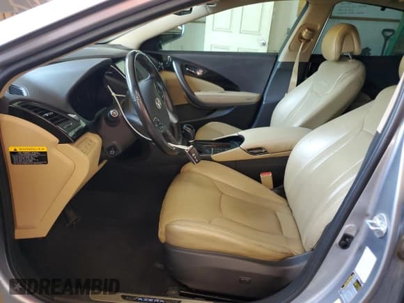 ✅ 2015 Hyundai Azera Limited • VIN: KMHFH4JG2FA483964 • Lot: 81921795. Wystawiony na Copart z przebiegiem 125 208 mil. Bezpłatny archiwum sprzedaży aukcyjnych z USA i szczegółowy raport historii pojazdu na DreamBid. Zdjęcie 7.