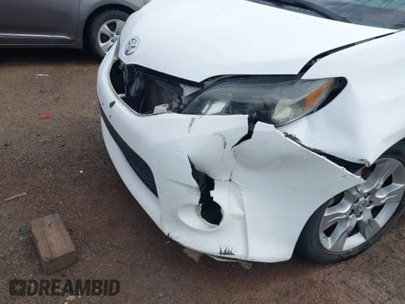 ✅ 2012 Toyota Sienna SE • VIN: 5TDXK3DC3CS268136 • Лот: 42153110. Опубликован ранее на IAAI с пробегом 248 887 миль. Бесплатный доступ к архиву аукционных продаж из США и подробный отчёт об истории автомобиля на DreamBid. Изображение 18.