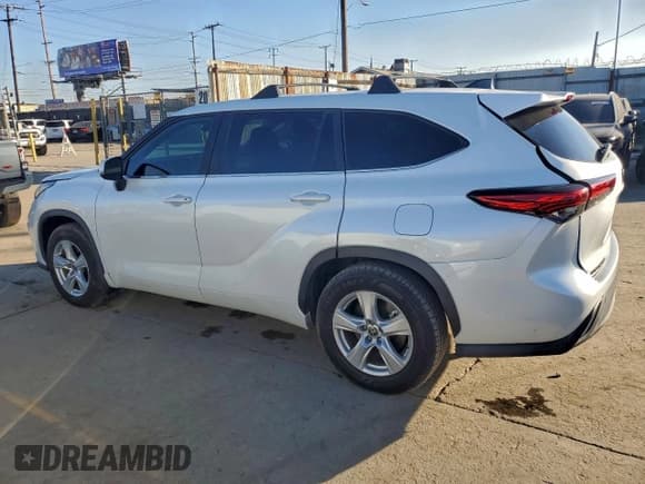 ✅ 2023 Toyota Highlander Hybrid LE • VIN: 5TDZARAHXPS521120 • Лот: 95034905. Опубликован ранее на Copart с пробегом 86 264 миль. Бесплатный доступ к архиву аукционных продаж из США и подробный отчёт об истории автомобиля на DreamBid. Изображение 2.