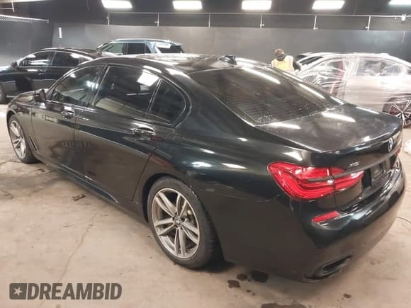 ✅ 2018 BMW 7 Series 740i xDrive • VIN: WBA7E4C51JGV24133 • Lot: 42253139. Listed on IAAI with 77,370 mi. Free auction sales archive from the USA and detailed vehicle history report at DreamBid. Image 3.