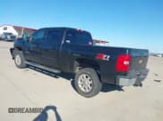 ✅ 2014 Chevrolet Silverado 2500HD High Country • VIN: 1GC1KXEG7EF172401 • Lot: 43634524. Wystawiony na IAAI z przebiegiem 171 448 mil. Bezpłatny archiwum sprzedaży aukcyjnych z USA i szczegółowy raport historii pojazdu na DreamBid. Zdjęcie 3.