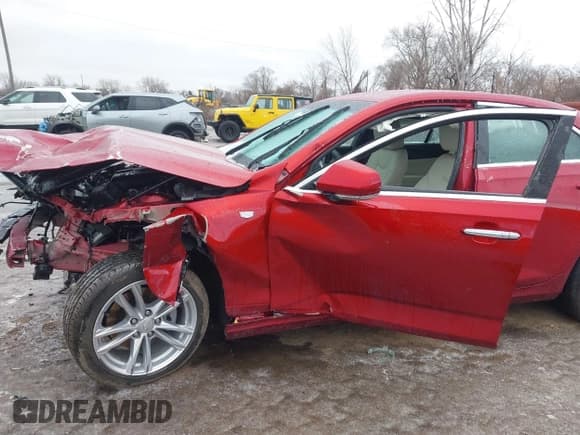 ✅ 2024 Cadillac CT4 Luxury • VIN: 1G6DE5RK0R0105755 • Лот: 41457629. Опубликован ранее на IAAI с пробегом 5 301 миль. Бесплатный доступ к архиву аукционных продаж из США и подробный отчёт об истории автомобиля на DreamBid. Изображение 17.