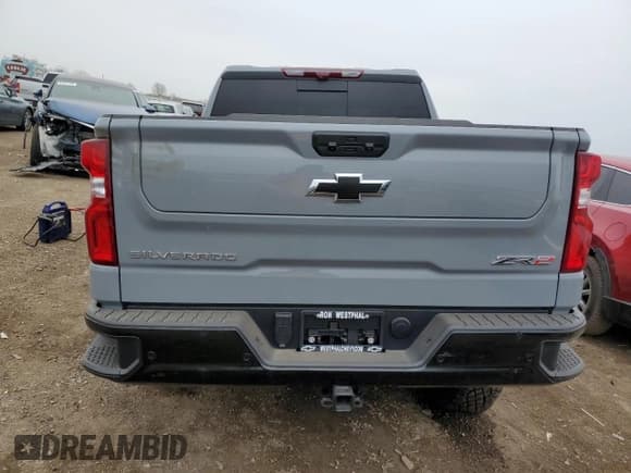 ✅ 2025 Chevrolet Silverado 1500 • VIN: 3GCUKHE81SG131512 • Лот: 53326985. Опубликован ранее на Copart с пробегом 2 852 миль. Бесплатный доступ к архиву аукционных продаж из США и подробный отчёт об истории автомобиля на DreamBid. Изображение 6.
