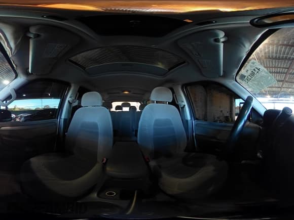 ✅ 2004 Ford Explorer XLT • VIN: 1FMDU73K04UB08978 • Lot: 42301282. Wystawiony na IAAI z przebiegiem 146 639 mil. Bezpłatny archiwum sprzedaży aukcyjnych z USA i szczegółowy raport historii pojazdu na DreamBid. Zdjęcie 18.