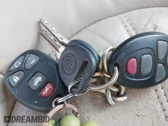 ✅ 2008 Buick Lucerne CXL • VIN: 1G4HD572X8U194757 • Lot: 43787545. Wystawiony na IAAI z przebiegiem 121 398 mil. Bezpłatny archiwum sprzedaży aukcyjnych z USA i szczegółowy raport historii pojazdu na DreamBid. Zdjęcie 11.