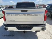 ✅ 2019 Chevrolet Silverado 1500 LTZ • VIN: 1GCUYGED0KZ102864 • Lot: 76735234. Wystawiony na Copart z przebiegiem Nie podano. Bezpłatny archiwum sprzedaży aukcyjnych z USA i szczegółowy raport historii pojazdu na DreamBid. Zdjęcie 6.