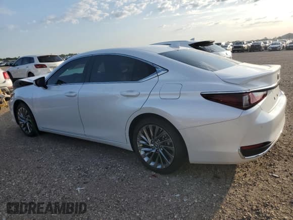 ✅ 2025 Lexus ES 300h Ultra Luxury • VIN: 58AFA1C14SU058825 • Lot: 55648285. Listed on Copart with 885 mi. Free auction sales archive from the USA and detailed vehicle history report at DreamBid. Image 2.