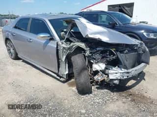 2013 Chrysler 300 S с VIN 2C3CCABG3DH735758, выставлен на аукционе IAAI как лот 43032737 с пробегом 161 275 миль миль и . История ставок и продаж доступна на DreamBid. Изображение 1.