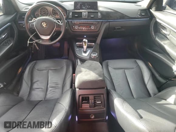 ✅ 2014 BMW 3 Series 328i xDrive • VIN: WBA3B3C53EJ981472 • Лот: 91389655. Опубликован ранее на Copart с пробегом 191 495 миль. Бесплатный доступ к архиву аукционных продаж из США и подробный отчёт об истории автомобиля на DreamBid. Изображение 8.