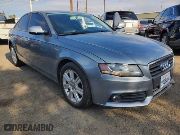 ✅ 2011 Audi A4 Premium • VIN: WAUAFAFL2BN045454 • Lot: 84369885. Wystawiony na Copart z przebiegiem 135 007 mil. Bezpłatny archiwum sprzedaży aukcyjnych z USA i szczegółowy raport historii pojazdu na DreamBid. Zdjęcie 1.