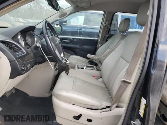 ✅ 2013 Chrysler Town & Country Touring • VIN: 2C4RC1BG0DR503537 • Лот: 92879045. Опубликован ранее на Copart с пробегом 160 670 миль. Бесплатный доступ к архиву аукционных продаж из США и подробный отчёт об истории автомобиля на DreamBid. Изображение 7.