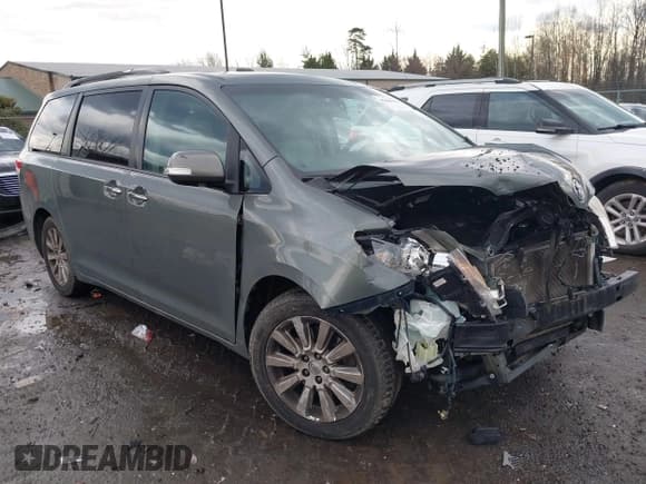 ✅ 2013 Toyota Sienna XLE • VIN: 5TDDK3DC7DS068591 • Lot: 41483280. Wystawiony na IAAI z przebiegiem 197 599 mil. Bezpłatny archiwum sprzedaży aukcyjnych z USA i szczegółowy raport historii pojazdu na DreamBid. Zdjęcie 1.
