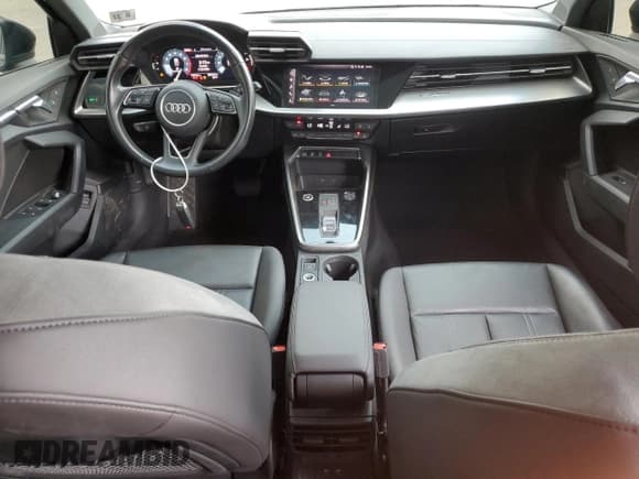 ✅ 2022 Audi A3 Premium • VIN: WAUAUDGY5NA040780 • Lot: 65610035. Wystawiony na Copart z przebiegiem 73 534 mil. Bezpłatny archiwum sprzedaży aukcyjnych z USA i szczegółowy raport historii pojazdu na DreamBid. Zdjęcie 8.