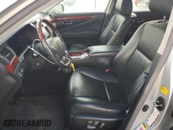 ✅ 2010 Lexus LS 460 L • VIN: JTHGL5EF0A5038105 • Лот: 84267205. Опубликован ранее на Copart с пробегом 96 919 миль. Бесплатный доступ к архиву аукционных продаж из США и подробный отчёт об истории автомобиля на DreamBid. Изображение 7.