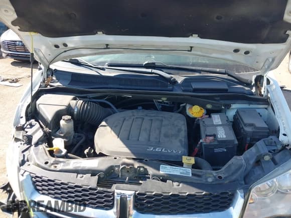 ✅ 2016 Dodge Grand Caravan SE • VIN: 2C4RDGBG7GR342138 • Lot: 43450168. Wystawiony na IAAI z przebiegiem 136 983 mil. Bezpłatny archiwum sprzedaży aukcyjnych z USA i szczegółowy raport historii pojazdu na DreamBid. Zdjęcie 10.