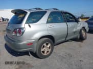 ✅ 2002 Lexus RX 300 • VIN: JTJHF10UX20283582 • Lot: 42402756. Wystawiony na IAAI z przebiegiem 168 936 mil. Bezpłatny archiwum sprzedaży aukcyjnych z USA i szczegółowy raport historii pojazdu na DreamBid. Zdjęcie 4.