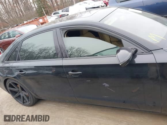 ✅ 2013 Audi A8 3.0L • VIN: WAURGAFD4DN013035 • Lot: 41591570. Wystawiony na IAAI z przebiegiem 152 859 mil. Bezpłatny archiwum sprzedaży aukcyjnych z USA i szczegółowy raport historii pojazdu na DreamBid. Zdjęcie 13.