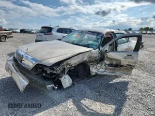 ✅ 2011 Lincoln Town Car Signature Limited • VIN: 2LNBL8CV1BX763456 • Lot: 67277925. Listed on Copart with 144,775 mi. Free auction sales archive from the USA and detailed vehicle history report at DreamBid. Image 1.