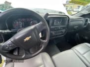 ✅ 2018 Chevrolet Silverado 1500 Work Truck • VIN: 1GCNCNECXJZ190044 • Lot: 72102525. Wystawiony na Copart z przebiegiem 30 759 mil. Bezpłatny archiwum sprzedaży aukcyjnych z USA i szczegółowy raport historii pojazdu na DreamBid. Zdjęcie 9.