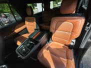 ✅ 2018 Lincoln Navigator Reserve • VIN: 5LMJJ3LT9JEL14915 • Lot: 83928675. Listed on Copart with 205,068 mi. Free auction sales archive from the USA and detailed vehicle history report at DreamBid. Image 6.