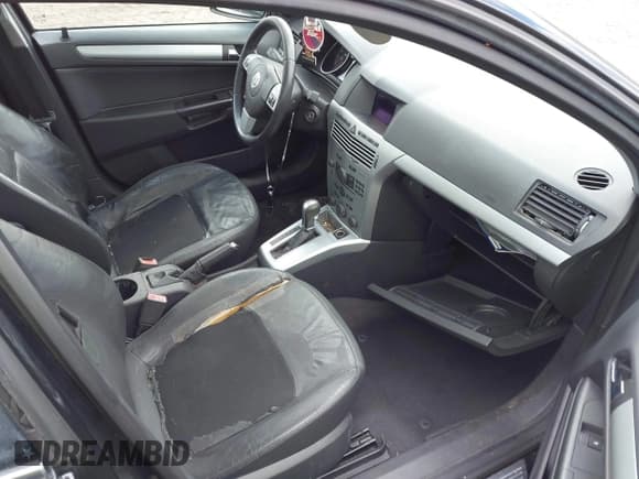 ✅ 2008 Saturn Astra XR • VIN: W08AT671385085713 • Lot: 43807685. Listed on IAAI with Not provided. Free auction sales archive from the USA and detailed vehicle history report at DreamBid. Image 5.