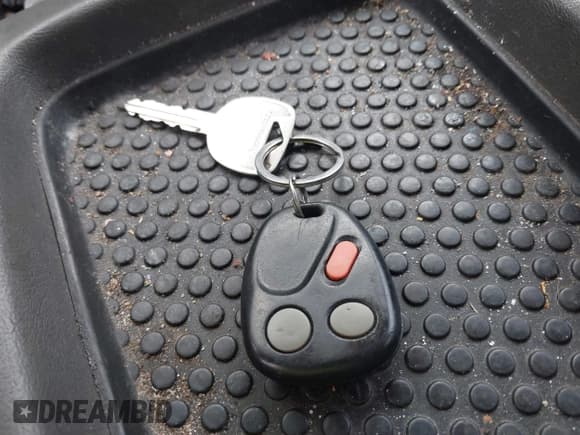 ✅ 2004 Chevrolet Silverado 2500HD LS • VIN: 1GCHC23244F228363 • Лот: 41906803. Опубликован ранее на IAAI с пробегом 270 983 миль. Бесплатный доступ к архиву аукционных продаж из США и подробный отчёт об истории автомобиля на DreamBid. Изображение 11.