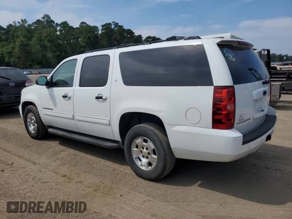 2010 Chevrolet Suburban LT z VIN 1GNUKJE35AR139405, wystawiony jako Copart lot #80348595 z przebiegiem 183 310 mil mil oraz Czysty tytuł • Clean title. Historia ofert i sprzedaży dostępna na DreamBid. Obrazek 2.