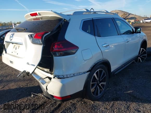 ✅ 2020 Nissan Rogue SL • VIN: 5N1AT2MV8LC795827 • Lot: 43462915. Listed on IAAI with 99,540 mi. Free auction sales archive from the USA and detailed vehicle history report at DreamBid. Image 4.