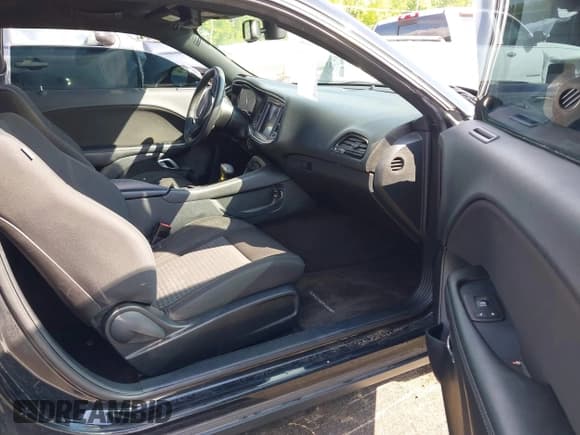 ✅ 2017 Dodge Challenger SXT • VIN: 2C3CDZAG0HH638147 • Lot: 42171828. Listed on IAAI with 100,405 mi. Free auction sales archive from the USA and detailed vehicle history report at DreamBid. Image 5.