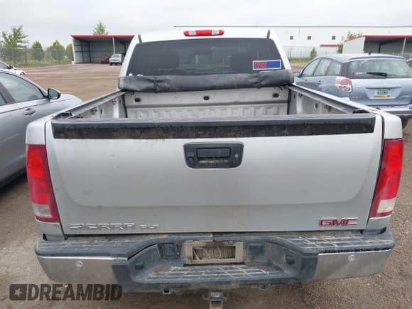 ✅ 2013 GMC Sierra 1500 SLT • VIN: 3GTP2WE78DG340855 • Lot: 43004859. Listed on IAAI with 172,173 mi. Free auction sales archive from the USA and detailed vehicle history report at DreamBid. Image 16.