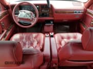 ✅ 1992 Chrysler New Yorker • VIN: 1C3XV66LXND859976 • Lot: 68680145. Wystawiony na Copart z przebiegiem 77 646 mil. Bezpłatny archiwum sprzedaży aukcyjnych z USA i szczegółowy raport historii pojazdu na DreamBid. Zdjęcie 8.