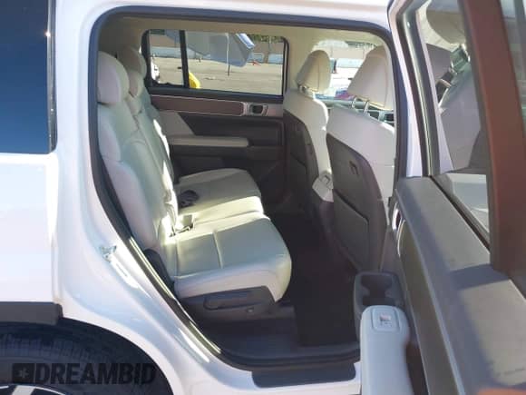 2024 Hyundai Santa Fe SEL z VIN 5NMP2DGL0RH029950, wystawiony jako IAAI lot #43543111 z przebiegiem 33 511 mil mil oraz . Historia ofert i sprzedaży dostępna na DreamBid. Obrazek 8.