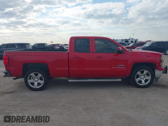 ✅ 2014 Chevrolet Silverado 1500 LT • VIN: 1GCRCREC6EZ134763 • Lot: 43318462. Wystawiony na IAAI z przebiegiem 208 862 mil. Bezpłatny archiwum sprzedaży aukcyjnych z USA i szczegółowy raport historii pojazdu na DreamBid. Zdjęcie 13.
