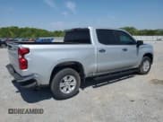 ✅ 2022 Chevrolet Silverado 1500 Work Truck • VIN: 1GCPAAEK9NZ556967 • Lot: 53631065. Wystawiony na Copart z przebiegiem 49 014 mil. Bezpłatny archiwum sprzedaży aukcyjnych z USA i szczegółowy raport historii pojazdu na DreamBid. Zdjęcie 3.