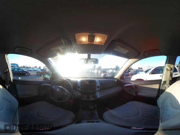 ✅ 2011 Toyota RAV4 • VIN: JTMZF4DV7BD031518 • Лот: 43588969. Опубликован ранее на IAAI с пробегом 131 770 миль. Бесплатный доступ к архиву аукционных продаж из США и подробный отчёт об истории автомобиля на DreamBid. Изображение 18.