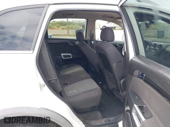 ✅ 2014 Chevrolet Captiva Sport LS • VIN: 3GNAL2EK9ES528287 • Lot: 43372808. Wystawiony na IAAI z przebiegiem 157 782 mil. Bezpłatny archiwum sprzedaży aukcyjnych z USA i szczegółowy raport historii pojazdu na DreamBid. Zdjęcie 8.