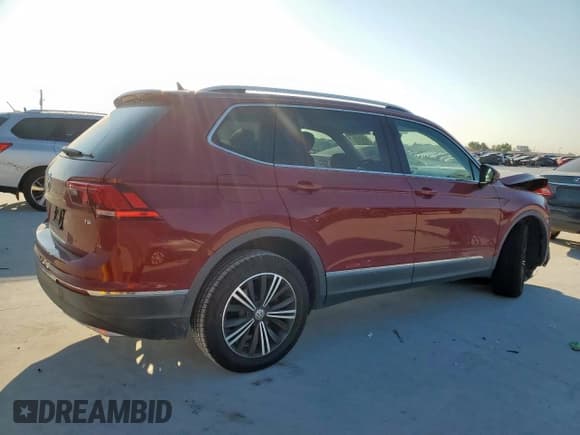 ✅ 2018 Volkswagen Tiguan SEL • VIN: 3VV3B7AXXJM023796 • Lot: 81984925. Wystawiony na Copart z przebiegiem 74 044 mil. Bezpłatny archiwum sprzedaży aukcyjnych z USA i szczegółowy raport historii pojazdu na DreamBid. Zdjęcie 3.