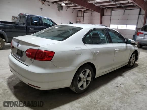 ✅ 2011 Volkswagen Jetta TDI • VIN: 3VW3L7AJ9BM105279 • Лот: 43590845. Опубликован ранее на Copart с пробегом 145 556 миль. Бесплатный доступ к архиву аукционных продаж из США и подробный отчёт об истории автомобиля на DreamBid. Изображение 3.