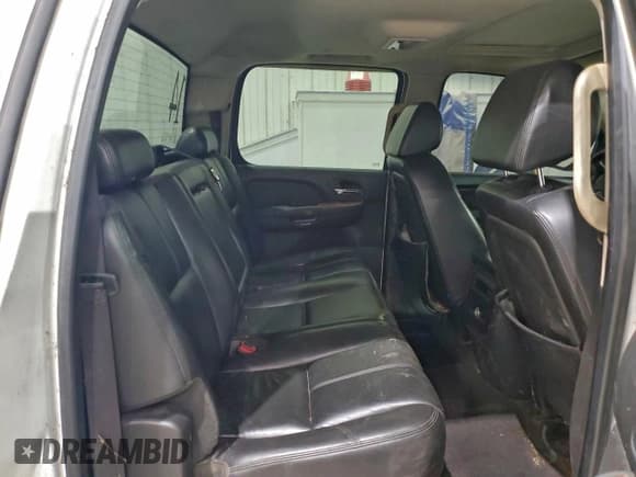 ✅ 2008 Chevrolet Silverado 2500HD LTZ • VIN: 1GCHK23678F193619 • Lot: 92882725. Wystawiony na Copart z przebiegiem 348 496 mil. Bezpłatny archiwum sprzedaży aukcyjnych z USA i szczegółowy raport historii pojazdu na DreamBid. Zdjęcie 10.