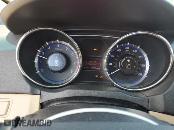 ✅ 2011 Hyundai Sonata Limited • VIN: 5NPEC4ACXBH061097 • Lot: 70288164. Listed on Copart with 190,874 mi. Free auction sales archive from the USA and detailed vehicle history report at DreamBid. Image 9.