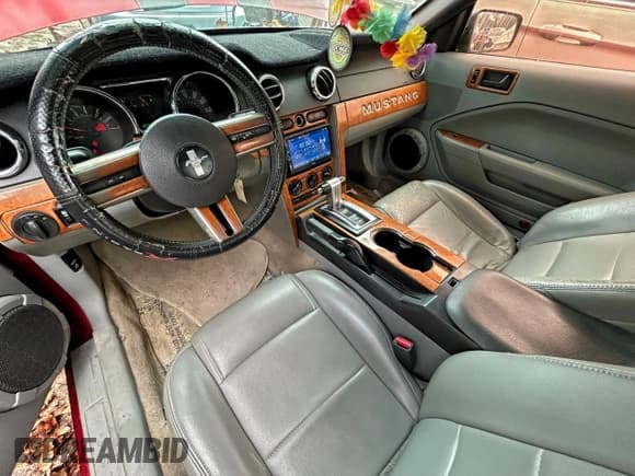 ✅ 2007 Ford Mustang Deluxe • VIN: 1ZVFT84N575262497 • Лот: 96198935. Опубликован ранее на Copart с пробегом 157 957 миль. Бесплатный доступ к архиву аукционных продаж из США и подробный отчёт об истории автомобиля на DreamBid. Изображение 9.