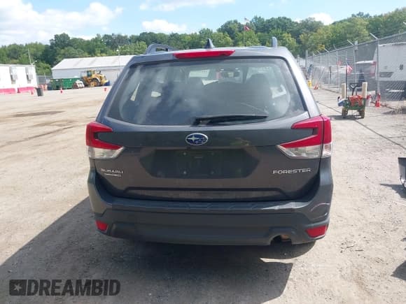 ✅ 2021 Subaru Forester • VIN: JF2SKADC0MH493801 • Lot: 43121588. Listed on IAAI with 53,261 mi. Free auction sales archive from the USA and detailed vehicle history report at DreamBid. Image 17.
