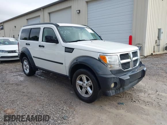 ✅ 2007 Dodge Nitro SXT • VIN: 1D8GT28K17W595652 • Lot: 43559473. Wystawiony na IAAI z przebiegiem 186 914 mil. Bezpłatny archiwum sprzedaży aukcyjnych z USA i szczegółowy raport historii pojazdu na DreamBid. Zdjęcie 1.